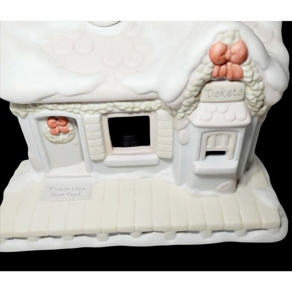 Enesco Precious Moments Sugar Town Lighted Village Train Station Depot Retired - Picture 8 of 10